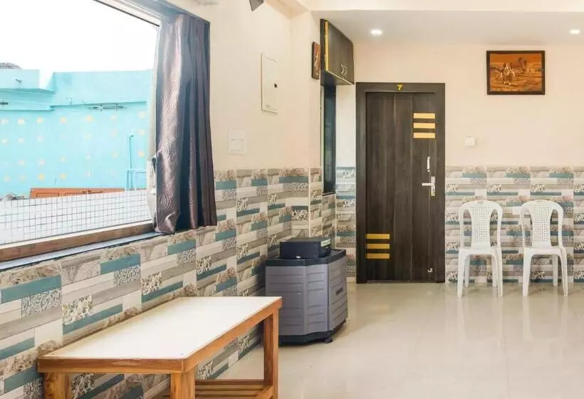ホテル Aahvanam Guest House