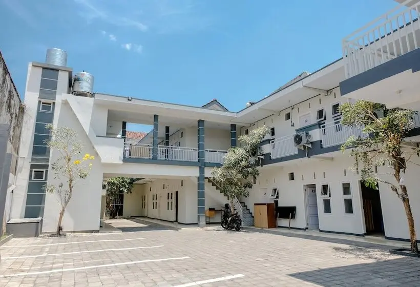 هتل Capital O 1475 Oemah Jawa Family Residence