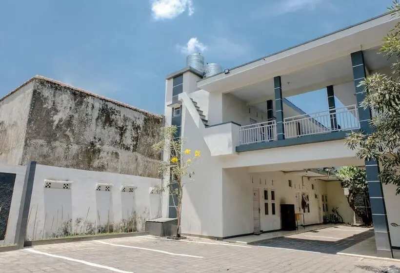 هتل Capital O 1475 Oemah Jawa Family Residence