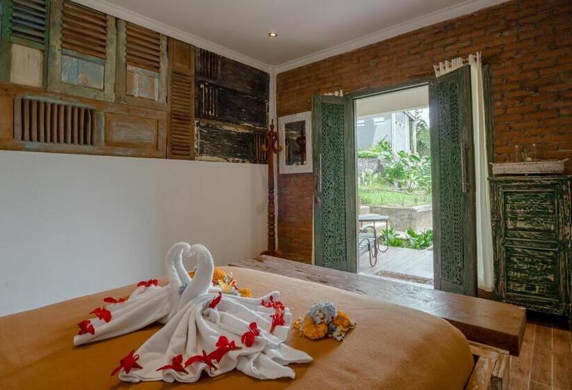 בית מלון כפרי Munduk Farmhouse