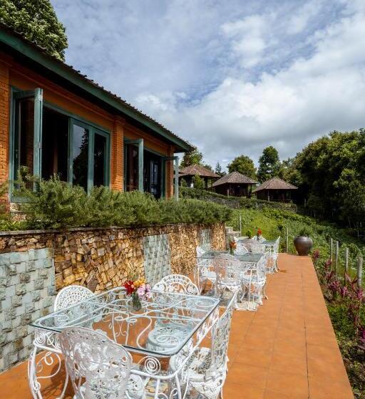 בית מלון כפרי Munduk Farmhouse