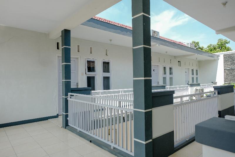 ホテル Capital O 1475 Oemah Jawa Family Residence