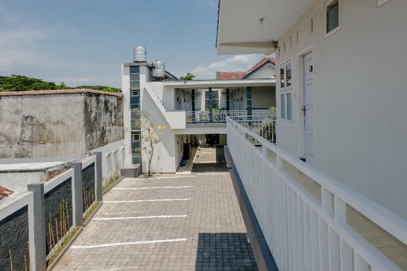 ホテル Capital O 1475 Oemah Jawa Family Residence