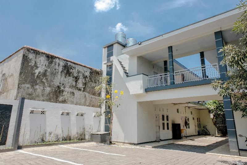 ホテル Capital O 1475 Oemah Jawa Family Residence