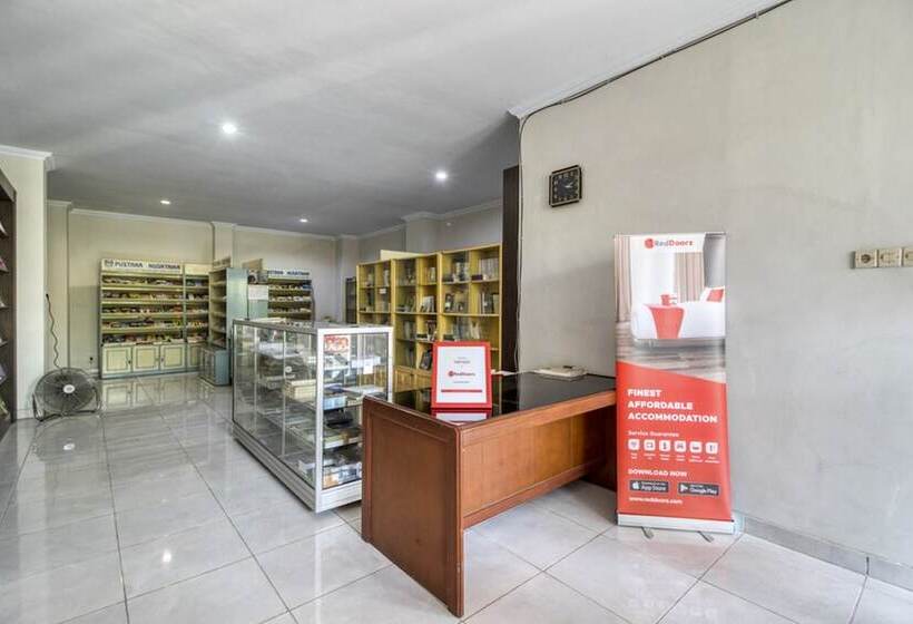 פנסיון Reddoorz Near Condongcatur Bus Station