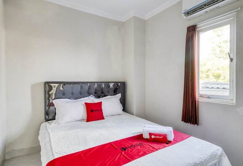 פנסיון Reddoorz Near Condongcatur Bus Station