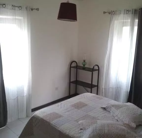 تختخواب و صبحانه Casa Pedrina