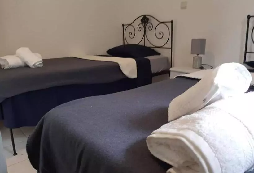 تختخواب و صبحانه Casa Pedrina