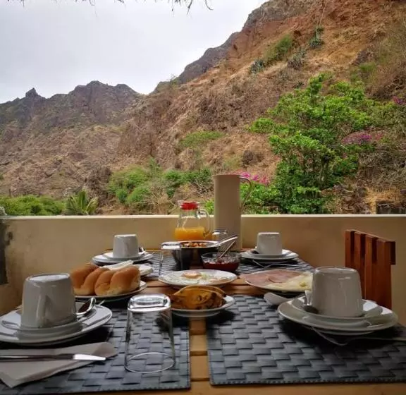 تختخواب و صبحانه Casa Pedrina