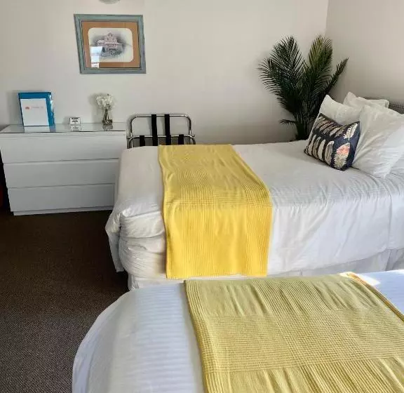 Hotelli Paradise Inn On The Beach