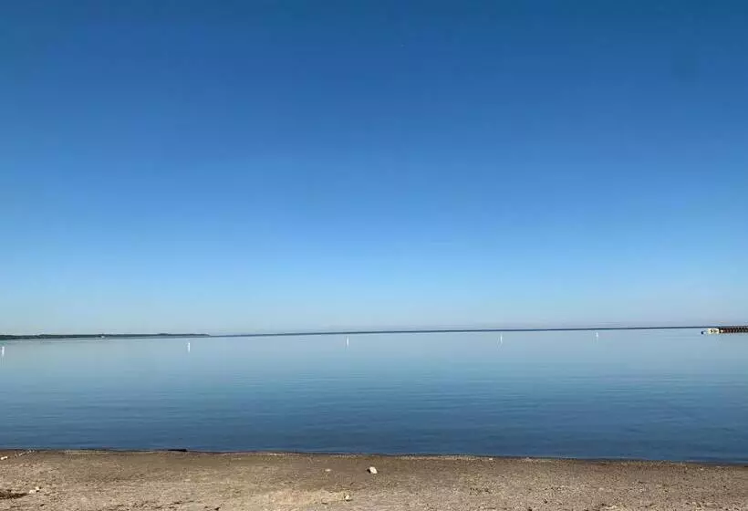 Hotelli Paradise Inn On The Beach