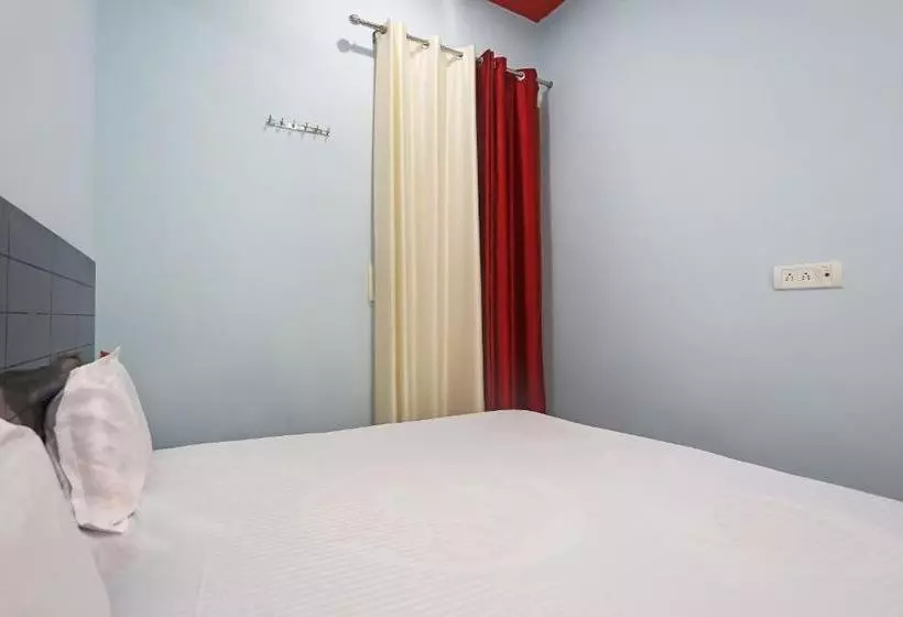 ホテル Spot On 43669 Mahalaxmi Palace
