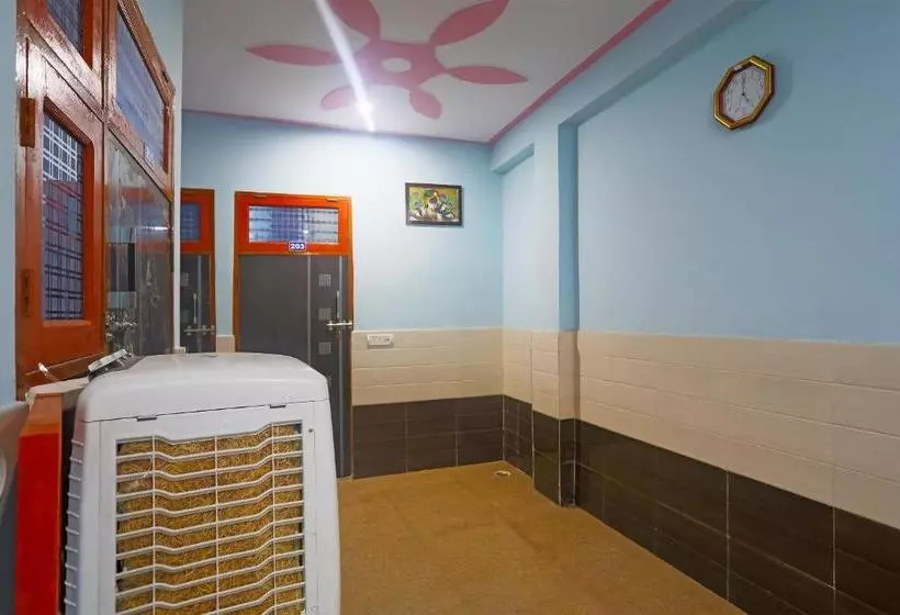 ホテル Spot On 43669 Mahalaxmi Palace