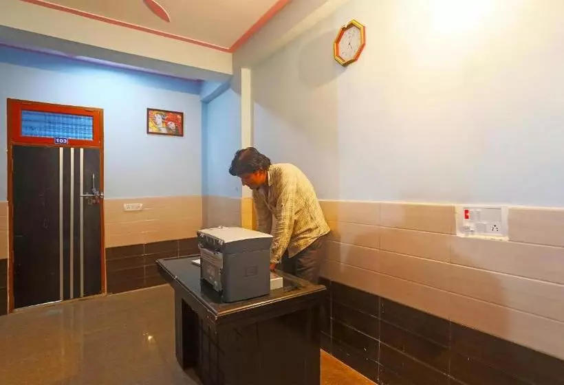 ホテル Spot On 43669 Mahalaxmi Palace