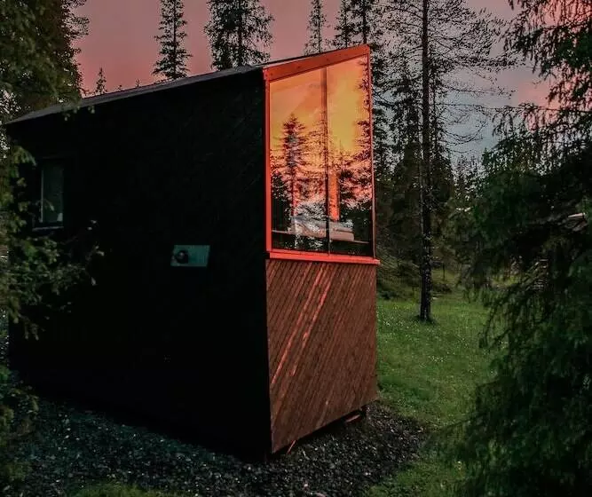 Lomakeskus Magical Pond Nature Igloos