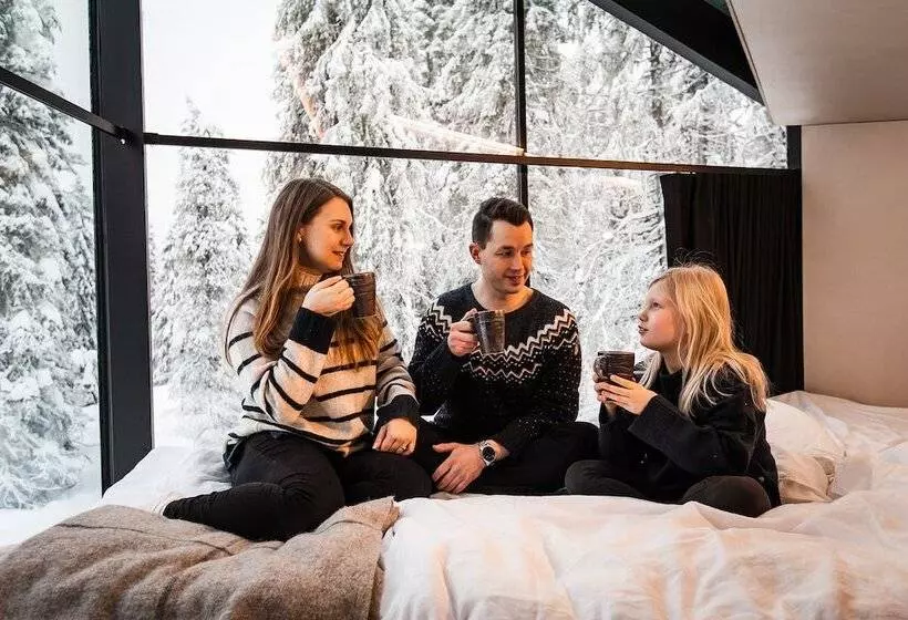 Lomakeskus Magical Pond Nature Igloos