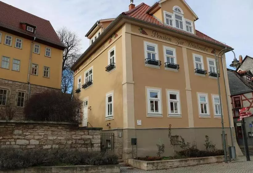 Hotelli Gasthaus Zur Weintraube