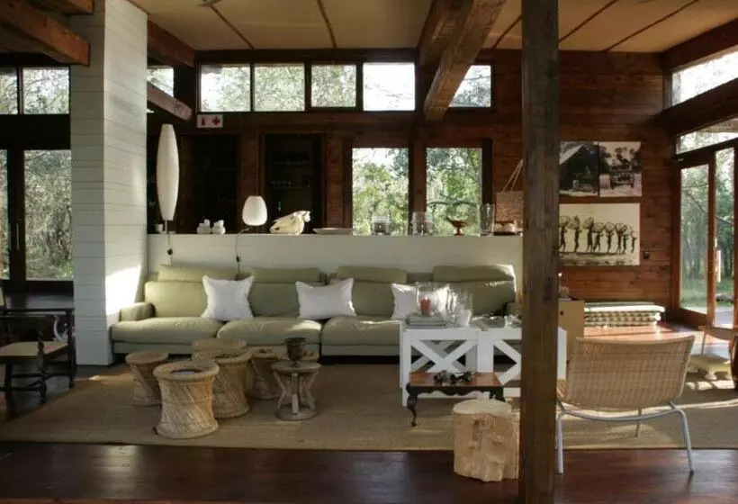 Majatalo Hideaways Lazuli Bush Lodge, Hluhluwe
