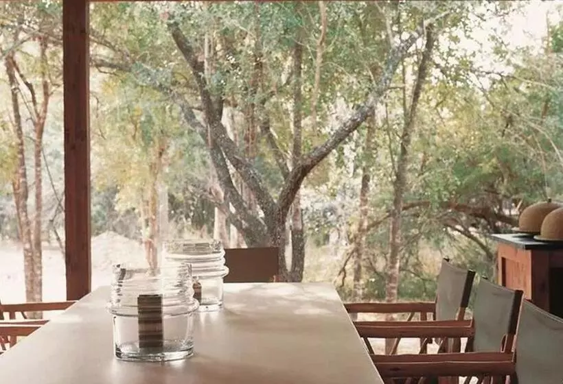 Majatalo Hideaways Lazuli Bush Lodge, Hluhluwe