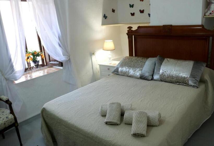 Charming House In Estivella Near Nature