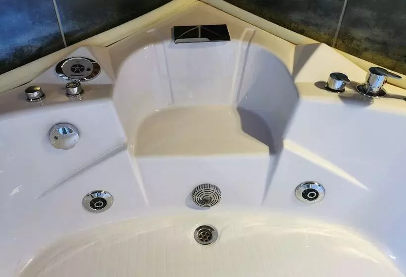 Aamiaismajoitus (B&B) Villa Cecilio