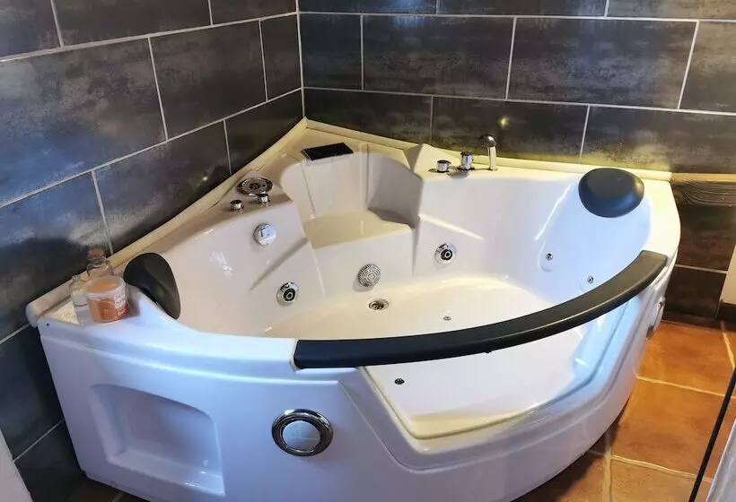 Aamiaismajoitus (B&B) Villa Cecilio