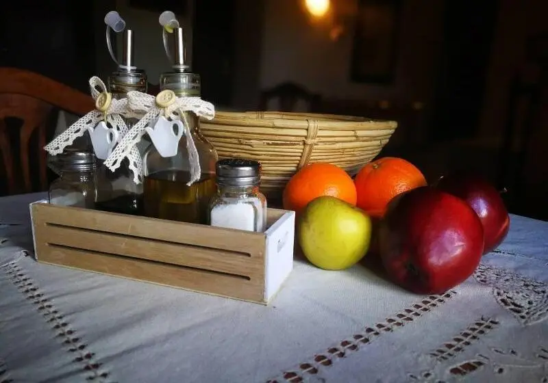 Aamiaismajoitus (B&B) Villa Cecilio