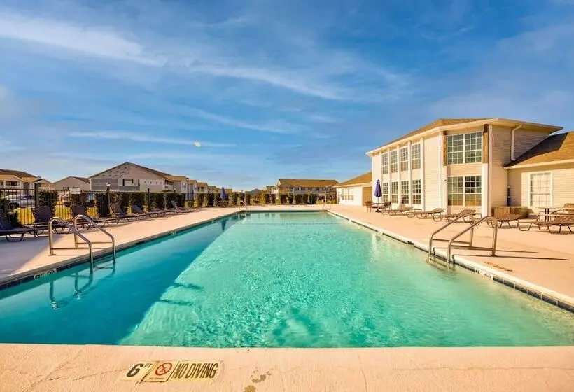 Colony Club D8