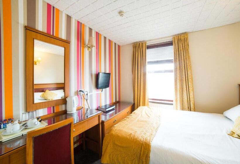 Хостел The Whistle And Flute