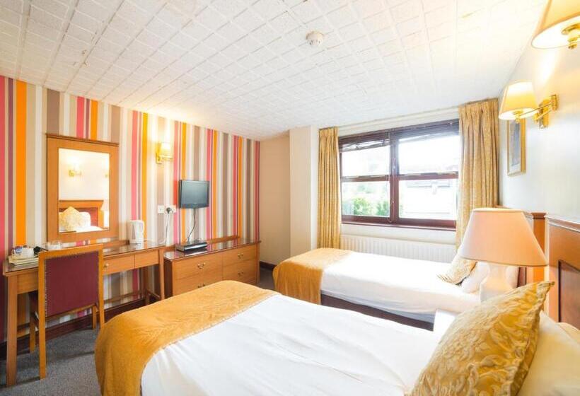 Хостел The Whistle And Flute