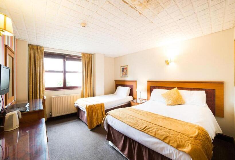 Хостел The Whistle And Flute