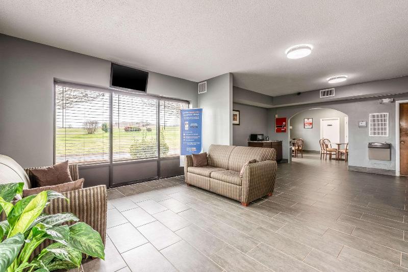 Мотель Econo Lodge Inn & Suites