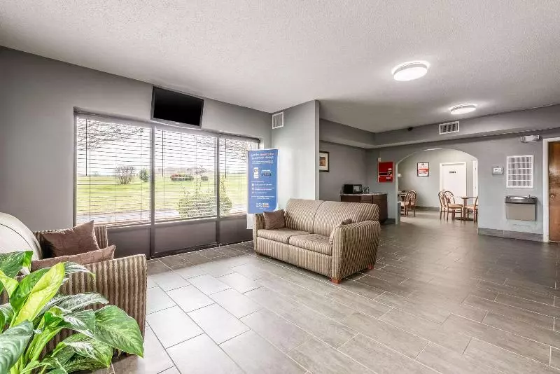 モーテル Econo Lodge Inn & Suites