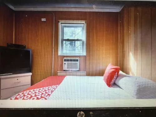 مُتل Monmouth Oyo