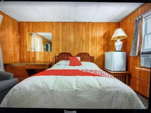 مُتل Monmouth Oyo