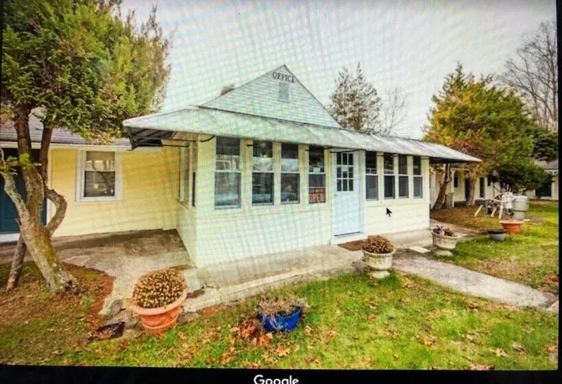 مُتل Monmouth Oyo