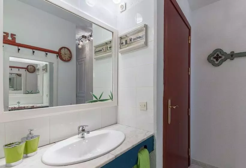 New & Modern Top Floor Flat With Ocean View & Free Wifi  Jandia