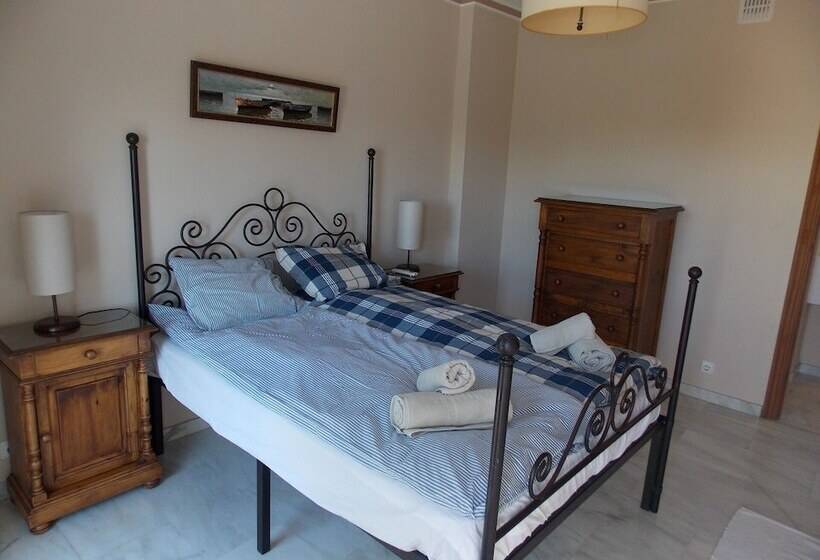 Spacious Townhouse Near Beaches & Golf