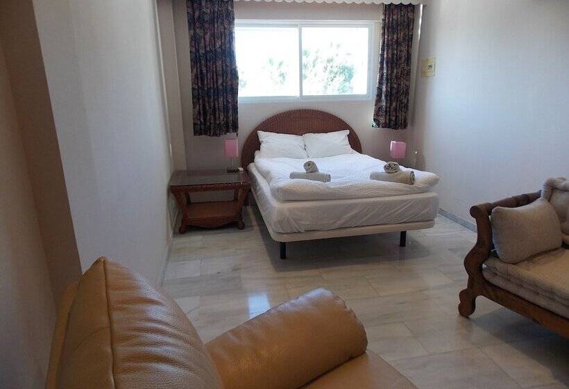 Spacious Townhouse Near Beaches & Golf