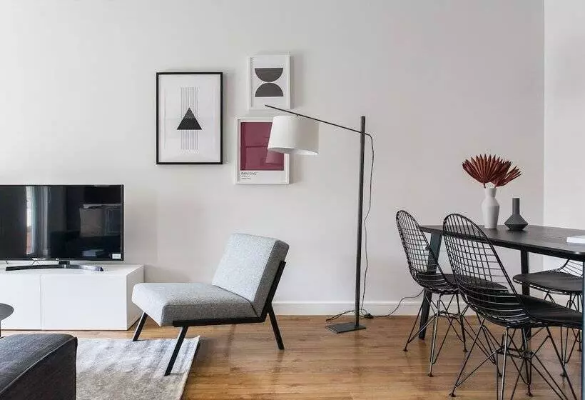 Upstreet Bright 1bd Apt In Chalandri