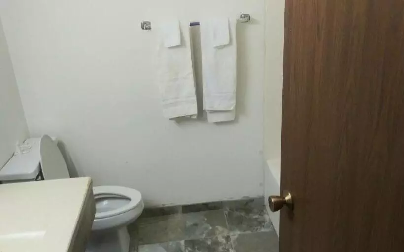 Отель Guest Lodge