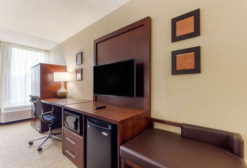 فندق Comfort Inn & Suites Durham Near Duke University