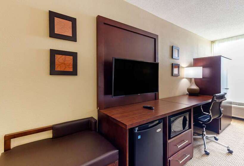 فندق Comfort Inn & Suites Durham Near Duke University