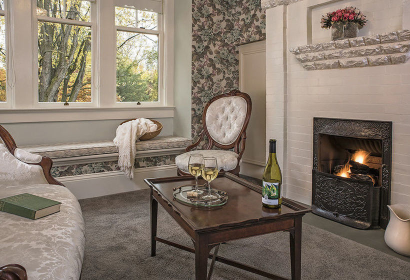 فندق Green Gables Inn