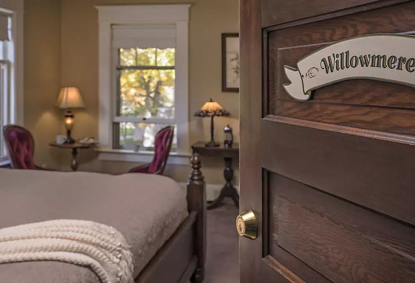 בית מלון כפרי Green Gables Inn