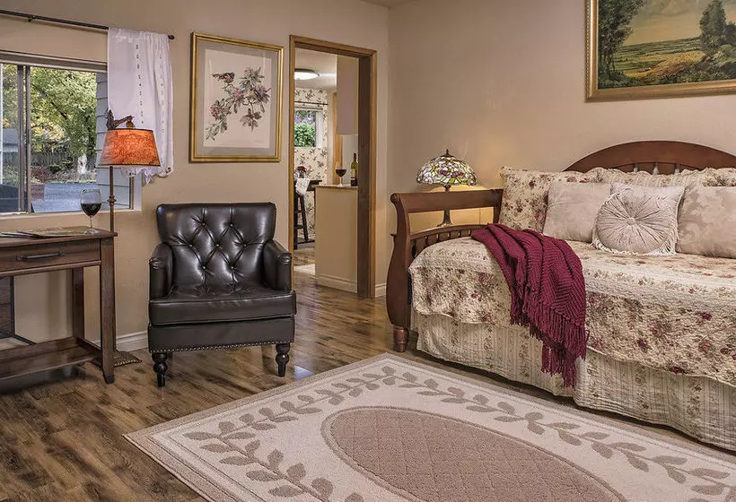 בית מלון כפרי Green Gables Inn