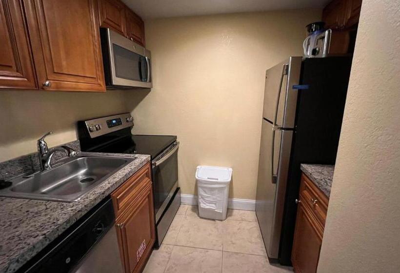 Отель Gulfstream Manor