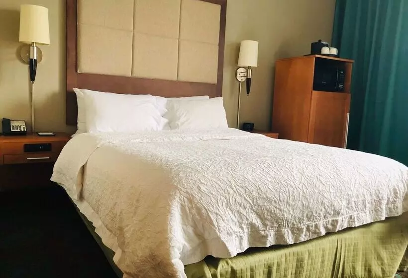 בית מלון כפרי Larkspur Landing Ann Arbor