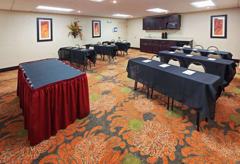 בית מלון כפרי Hampton Inn By Hilton Clarksville