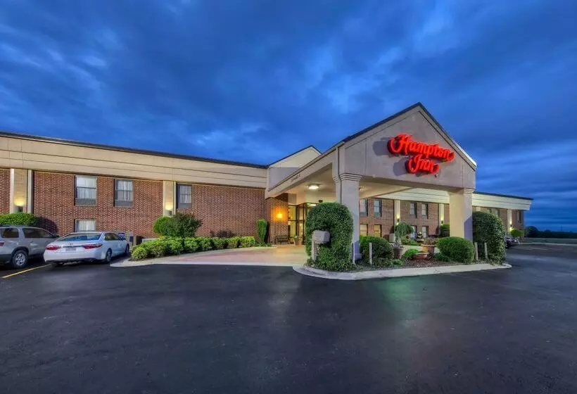 Отель Hampton Inn By Hilton Clarksville